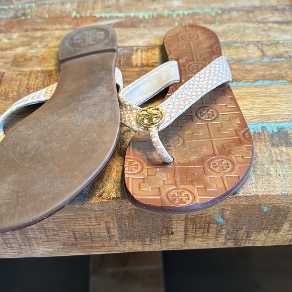TORY BURCH Tan Leather THORA Thong Flip Flops 8 - Picture 3 of 5
